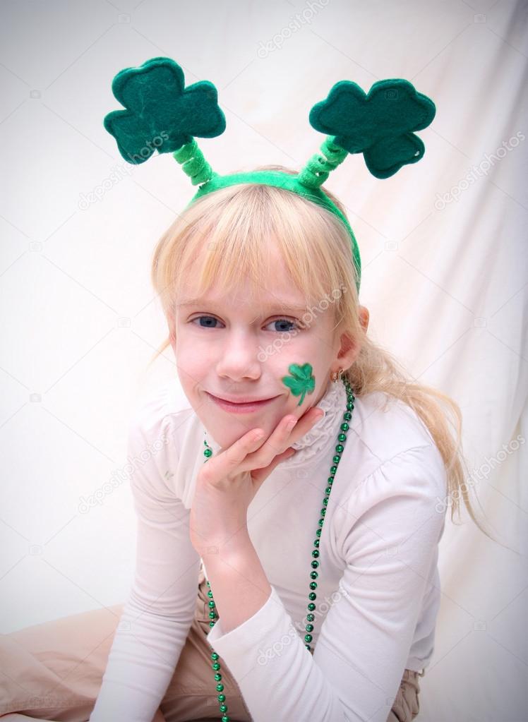 Girl with the Saint Patric's day symbols