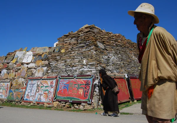 Tibet mani taş