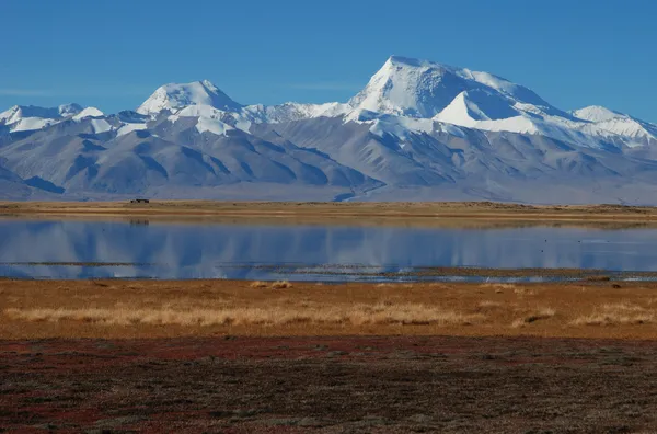 Lago Manasarovar no Tibete — Fotografia de Stock