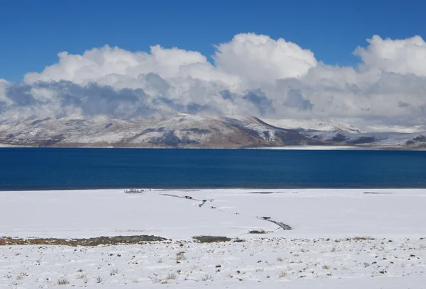 Lago Manasarovar no Tibete — Fotografia de Stock