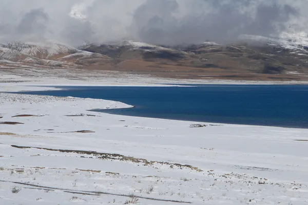 Lago Manasarovar no Tibete — Fotografia de Stock