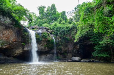 Haew ilgilenmemi şelale Khao Yai Milli Parkı, Tayland at