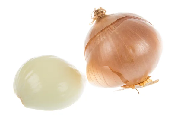 bütün soğan ve yarıya soyulmuş soğan