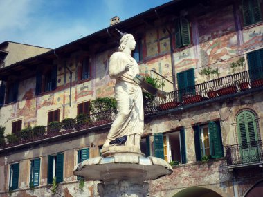 Madonna Verona