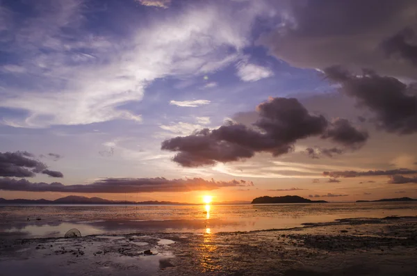 Deniz, gün batımı görünümü