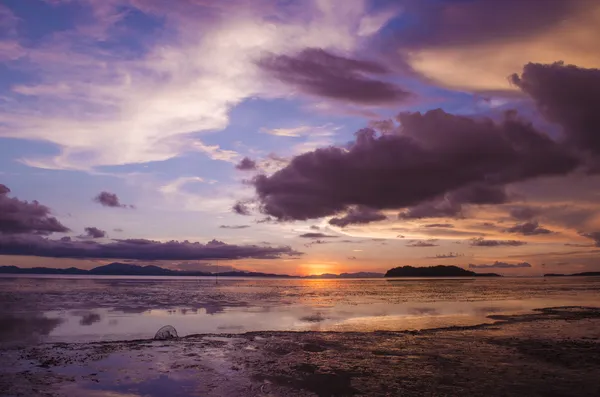Deniz, gün batımı görünümü
