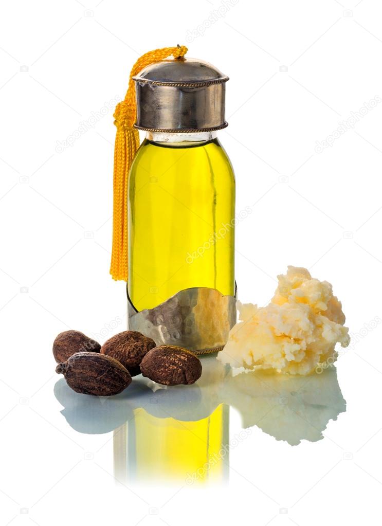 Shea nuts with oill and butter