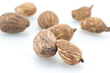 o beyaz üzerinde fındık