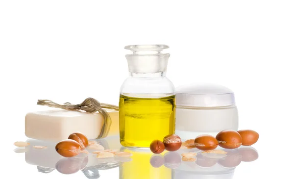 argan yağı ve meyveler