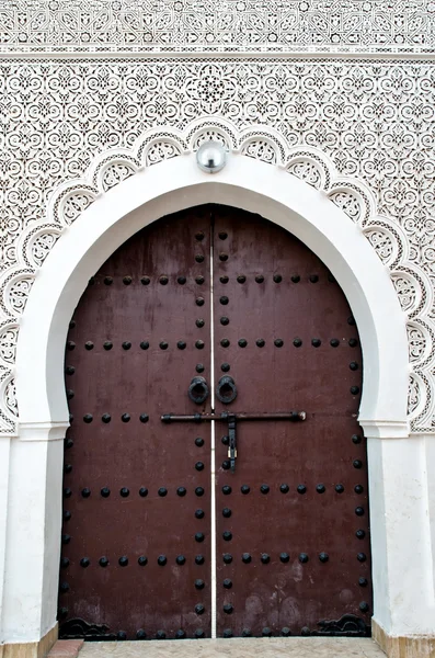 Porta de uma mesquita marroquina — Fotografia de Stock