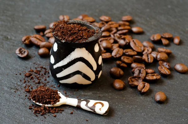 コーヒー豆と粉 — ストック写真