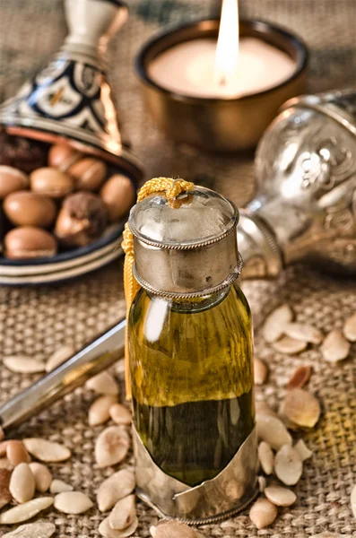 argan yağı meyve ile natürmort