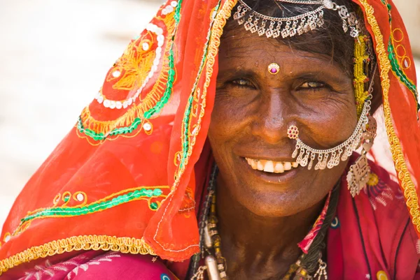 Retrato de una hermosa mujer en Jaisalmer Imágenes de stock libres de derechos