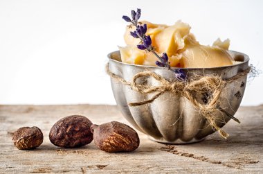 Shea yağı ve fındık
