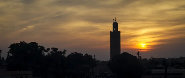 Minarete ao pôr do sol — Fotografia de Stock