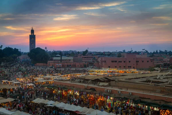 Marknadsplatsen i marrakech — Stockfoto