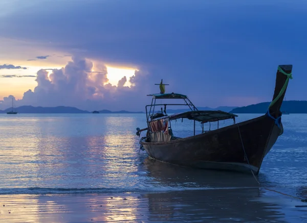 Sunset on the beach — Stock Photo, Image