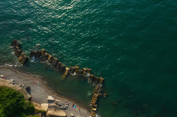 Rompeolas Cerca Playa Salvaje Kobuleti Orilla Mar Con Rompepiedras Batumi — Foto de Stock