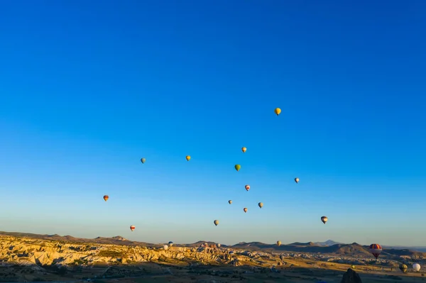 Globos Fondo Cielo Azul Sin Nubes Globos Cielo Capadocia Turquía — Foto de Stock