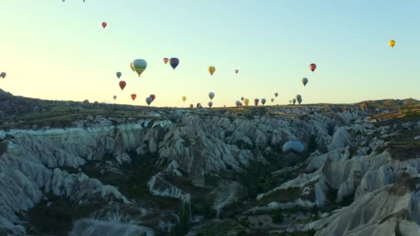 Cappadocia Turkey 2019 Vliegballonnen Vallei Goreme Cappadocië Turkije Drone View — Stockvideo