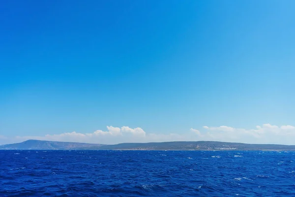 Μπλε Θάλασσα Της Κύπρου Σκούρο Μπλε Μεσογειακό Θαλάσσιο Τοπίο — Φωτογραφία Αρχείου