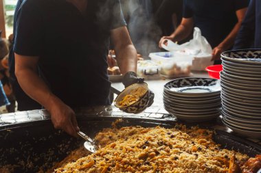 uzbek imposes the national dish 