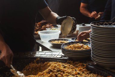 uzbek imposes the national dish 
