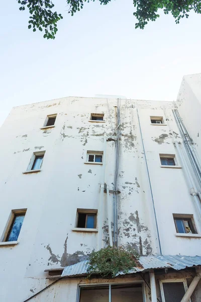 White Building Island Cyprus Bright Residential Buildings Cyprus Protect Scorching — Zdjęcie stockowe