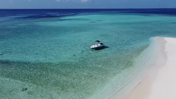 Aerial Drone Βίντεο Πολυτελείας Γιοτ Αγκυροβολημένο Τροπικό Εξωτικό Νησί Κόλπο — Αρχείο Βίντεο