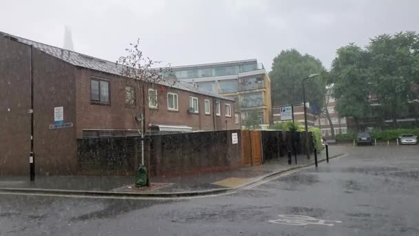 Mouvement Lent Une Forte Pluie Dans Lotissement Bermondsey Londres Royaume — Video