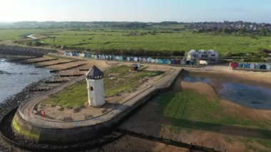 Günbatımında Brightlingsea deniz feneri kulesi, büyüleyici hafif deniz kıyısında özel bir gün, Essex, İngiltere, İngiltere