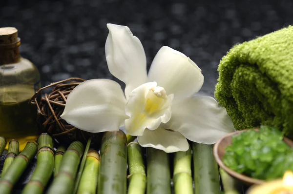 Spa treatment and aromatherapy — Stock Photo, Image