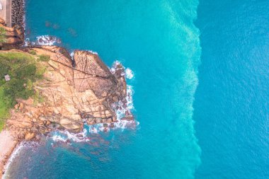 Shuinandong Yinyang Denizi, Ruifang Bölgesi, New Taipei, Tayvan 'da 13 Katmanlı Kalıntılar (Bakır Rafineri Kalıntıları) Hava Görüntüsü.