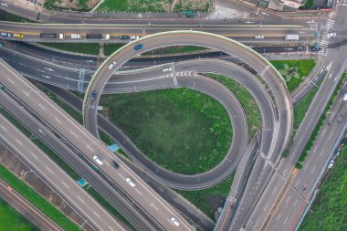 Trafik Çemberi Hava Görünümü, Trafik Konsepti Görünümü, gongguan trafik çemberi kuşları gece görüşü. Tayvan 'ın New Taipei şehrinde İHA' yı kullanın..