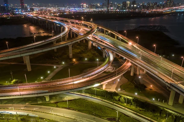 Taiwan, New Taipei City, the beautiful twists and turns of the river, reflecting the sky, bridges, city beautiful scenery.