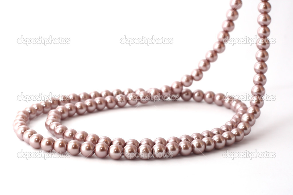 Pearl necklace (isolated)