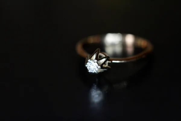 Diamond ring on black background — Stock Photo, Image