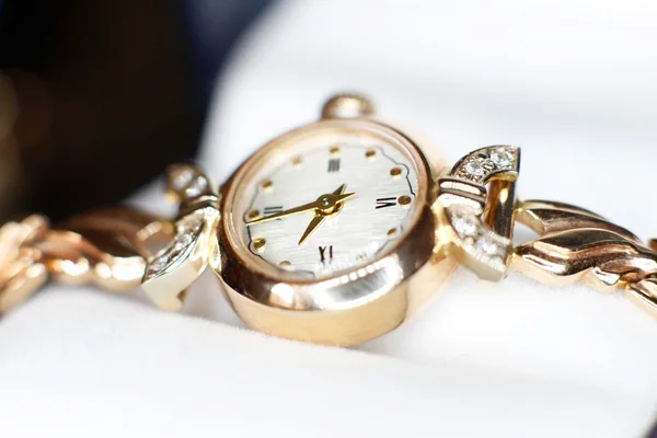 Reloj de oro — Foto de Stock