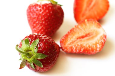 olgunlaşmış kokulu çilekli tatlı