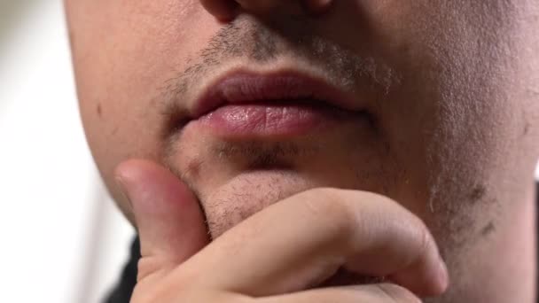 Mannen gezicht voor en na het scheren — Stockvideo