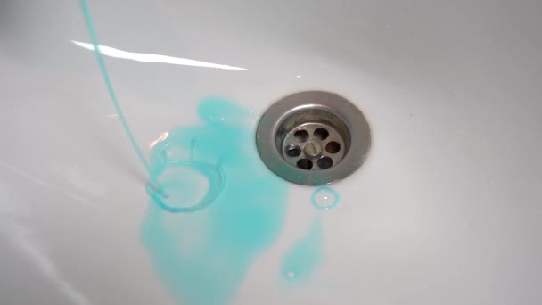 Detergent for cleaning ceramic sinks — Vídeos de Stock