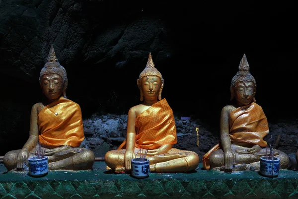 Buddha statue in a cave at Khao Luang temple — Stock Photo, Image