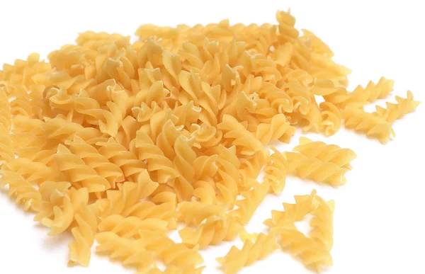 Fusilli pasta geïsoleerd op witte achtergrond — Stockfoto