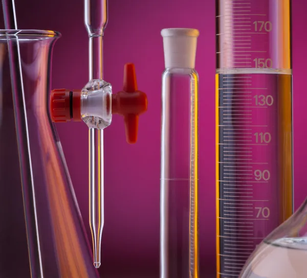 Laboratoriumglaswerk - chemie — Stockfoto