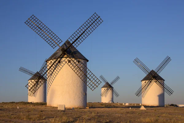 Günbatımında la mancha - İspanya — Stok fotoğraf