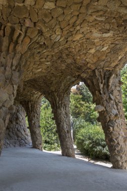 Gaudi'nin Parc Guell'inde bir yeraltı mağarası