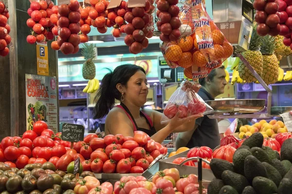 Mercado Alimentar de São José - Barcelona - Espanha . — Fotografia de Stock