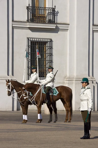 Changing the guard at the Presidential Palace in Santiago - Chil — Stock Photo, Image