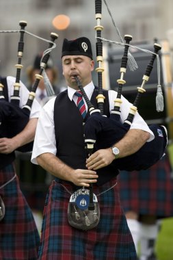 Piper cowal toplantıda - İskoçya