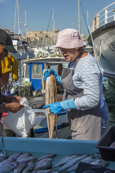 Mercado de pescado - Marsella - Sur de Francia — Foto de Stock